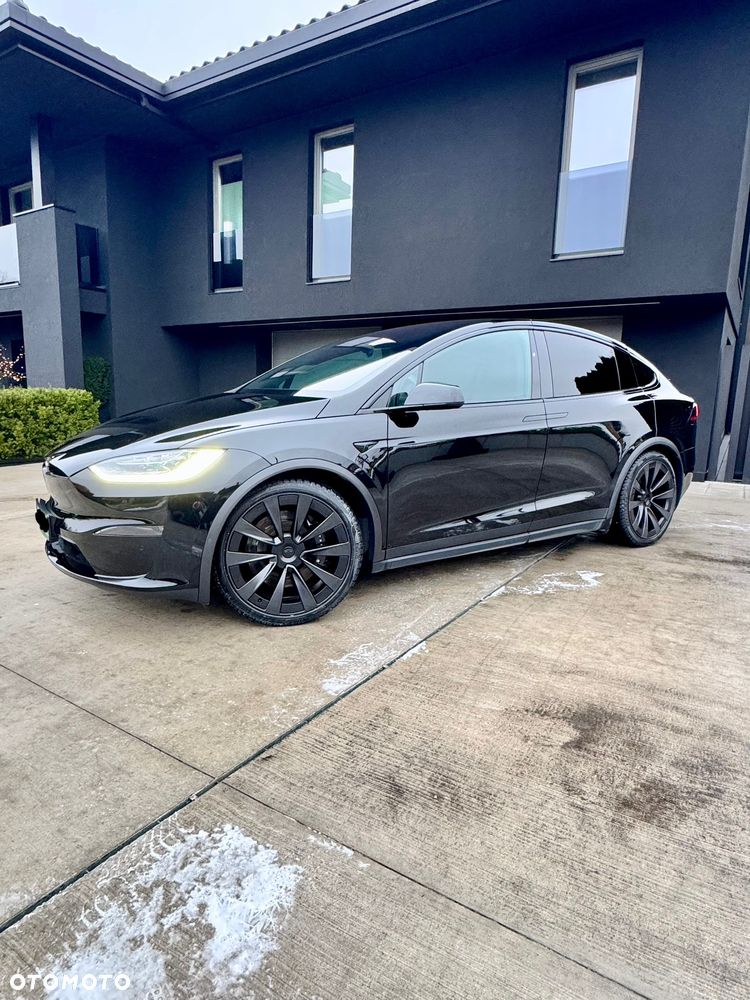 Tesla Model X - 8