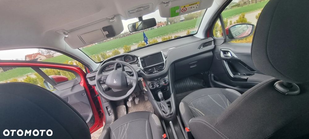 Peugeot 208 82 PureTech Style - 12