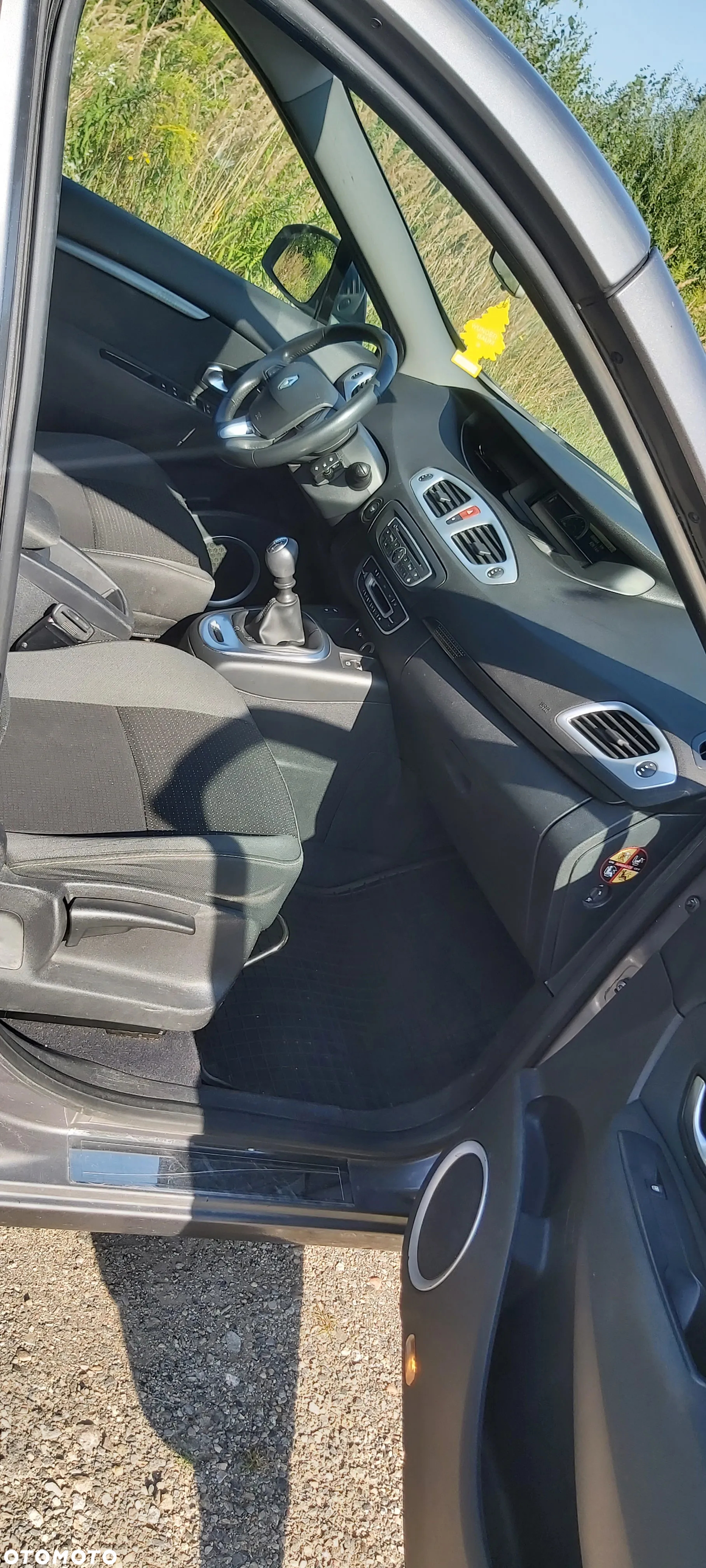 Renault Grand Scenic - 11