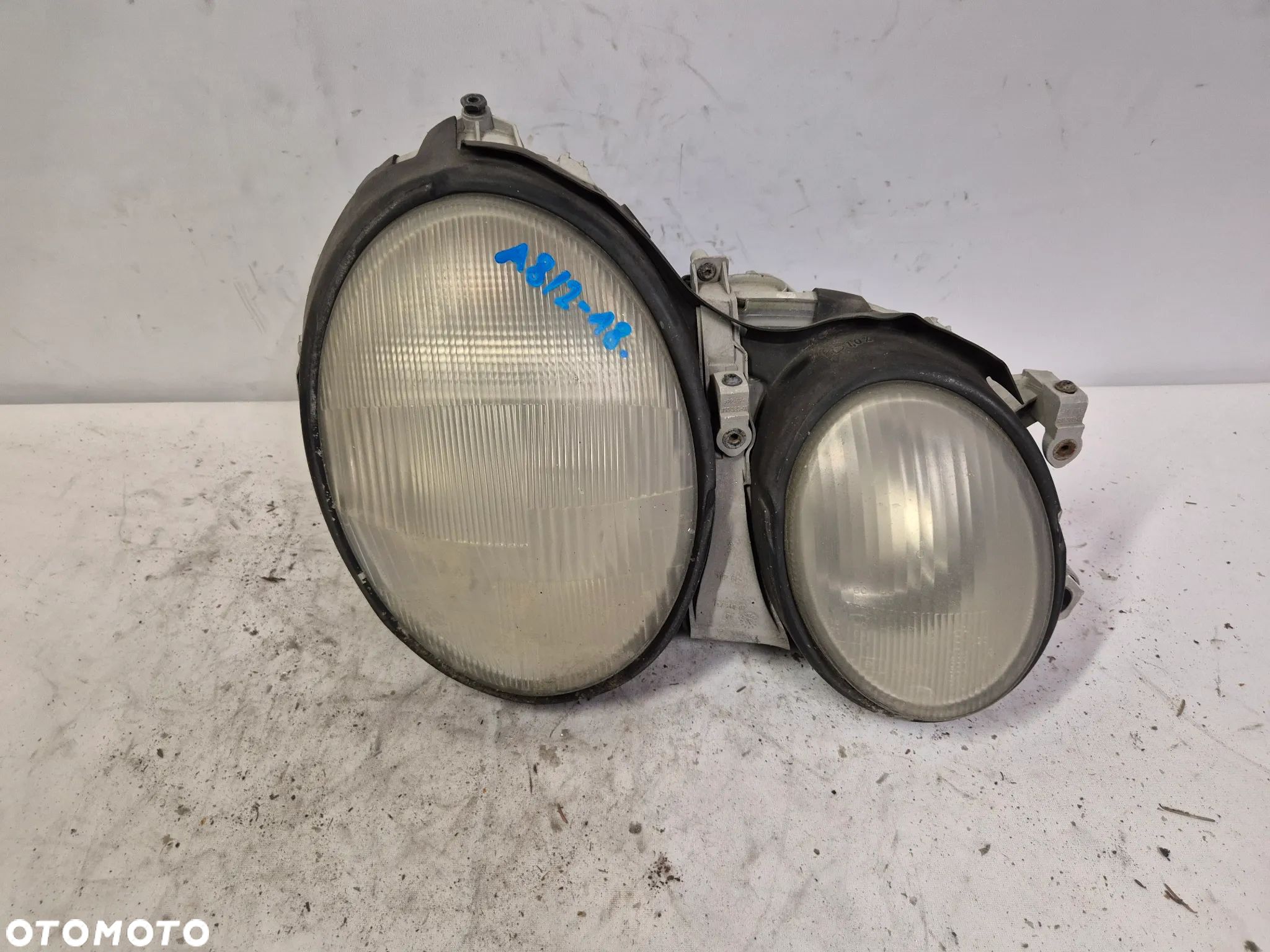 .  PRZOD PRZEDNIA LAMPA PRAWA MERCEDES CLK W208 - 1