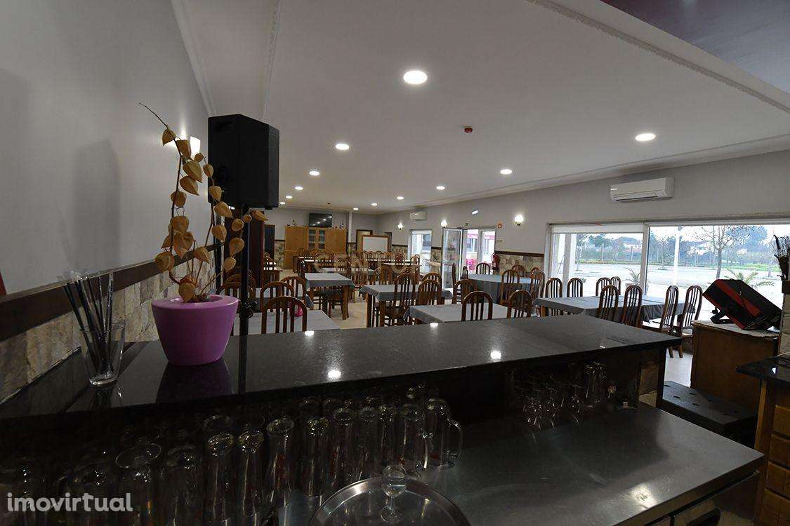 Restaurante novo totalmente equipado e pronto a funcionar, com estacio - Grande imagem: 2/17