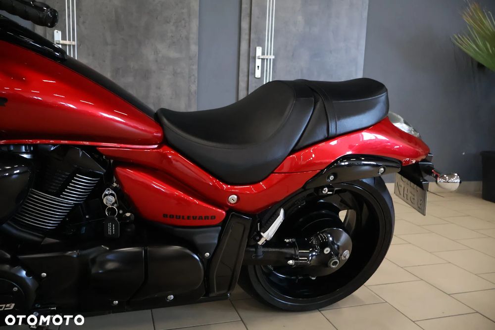 Suzuki Intruder - 23