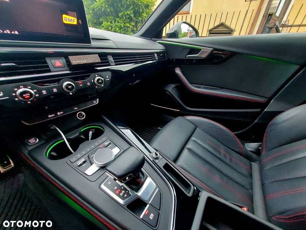 Audi A4 Avant 2.0 TDI Sport S tronic - 32