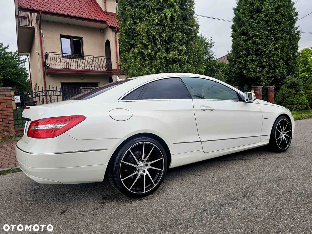 Mercedes-Benz Klasa E 250 BlueEFFICIENCY 7G-TRONIC Avantgarde - 6
