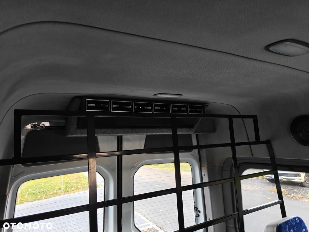 Mercedes-Benz Sprinter - 32