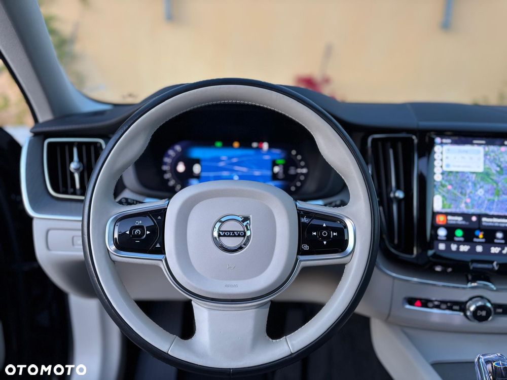 Volvo XC 60 T6 AWD Recharge Plus Bright - 24