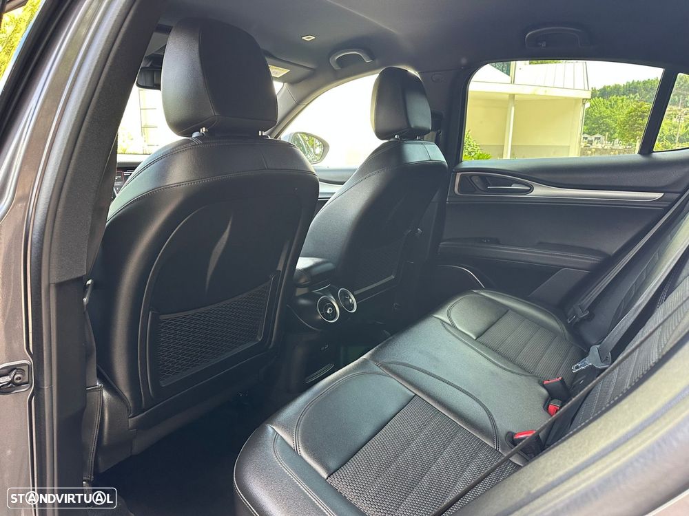 Alfa Romeo Stelvio 2.2 D Sprint Q4 AT8 - 17