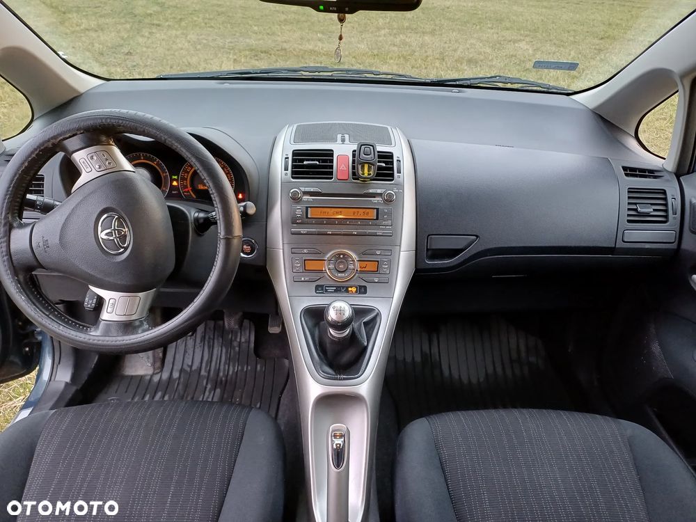 Toyota Auris 2.0 D-4D Sol - 10