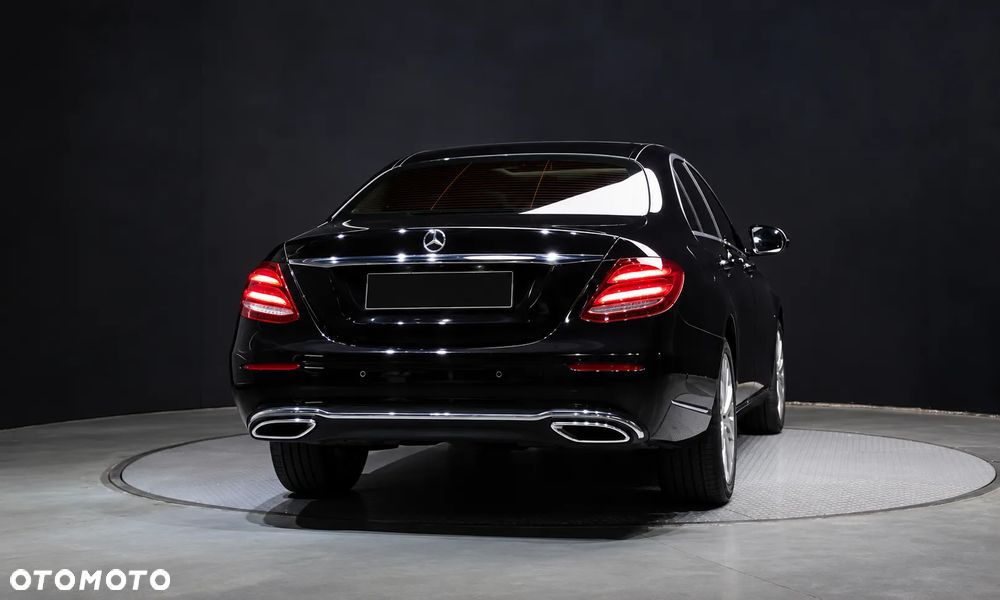Mercedes-Benz E-Class 2017 photo 4