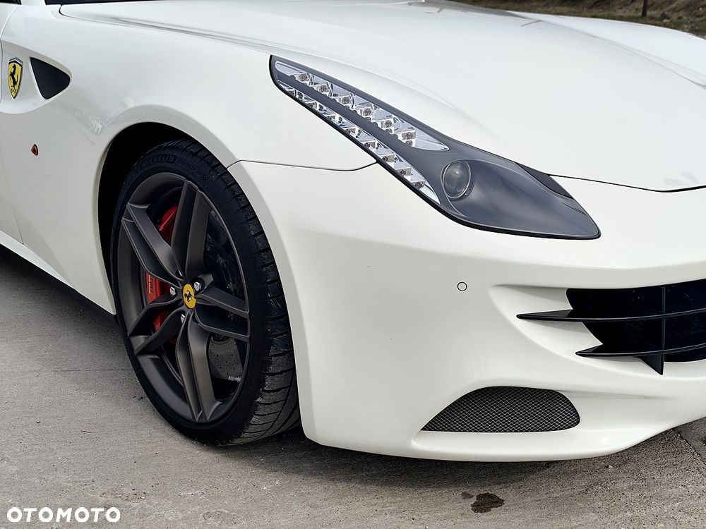 Ferrari FF - 8