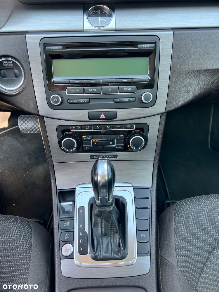 Volkswagen Passat 1.8 TSI Comfortline DSG - 12