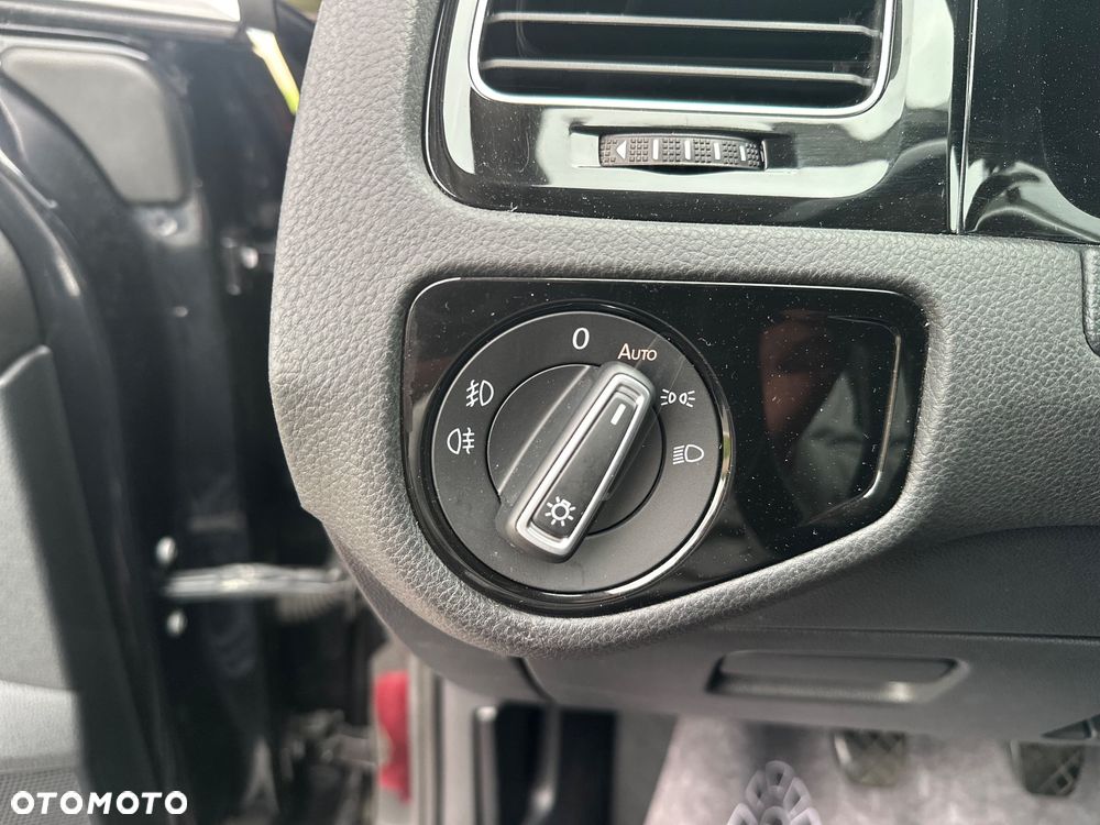 Volkswagen Golf 2.0 BlueTDI Highline - 28