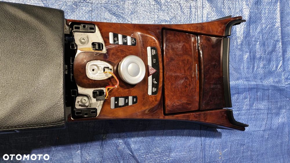 FOTELE KANAPA TUNEL ŚRODKOWY PODŁOKIETNIK BOCZKI DRZWI LED DEKORY TAPICERKA WNĘTRZE SKÓRA CZARNA GRZANA PAMIĘĆ FULL MASAŻE MERCEDES W221 LIFT KRÓTKI - 30