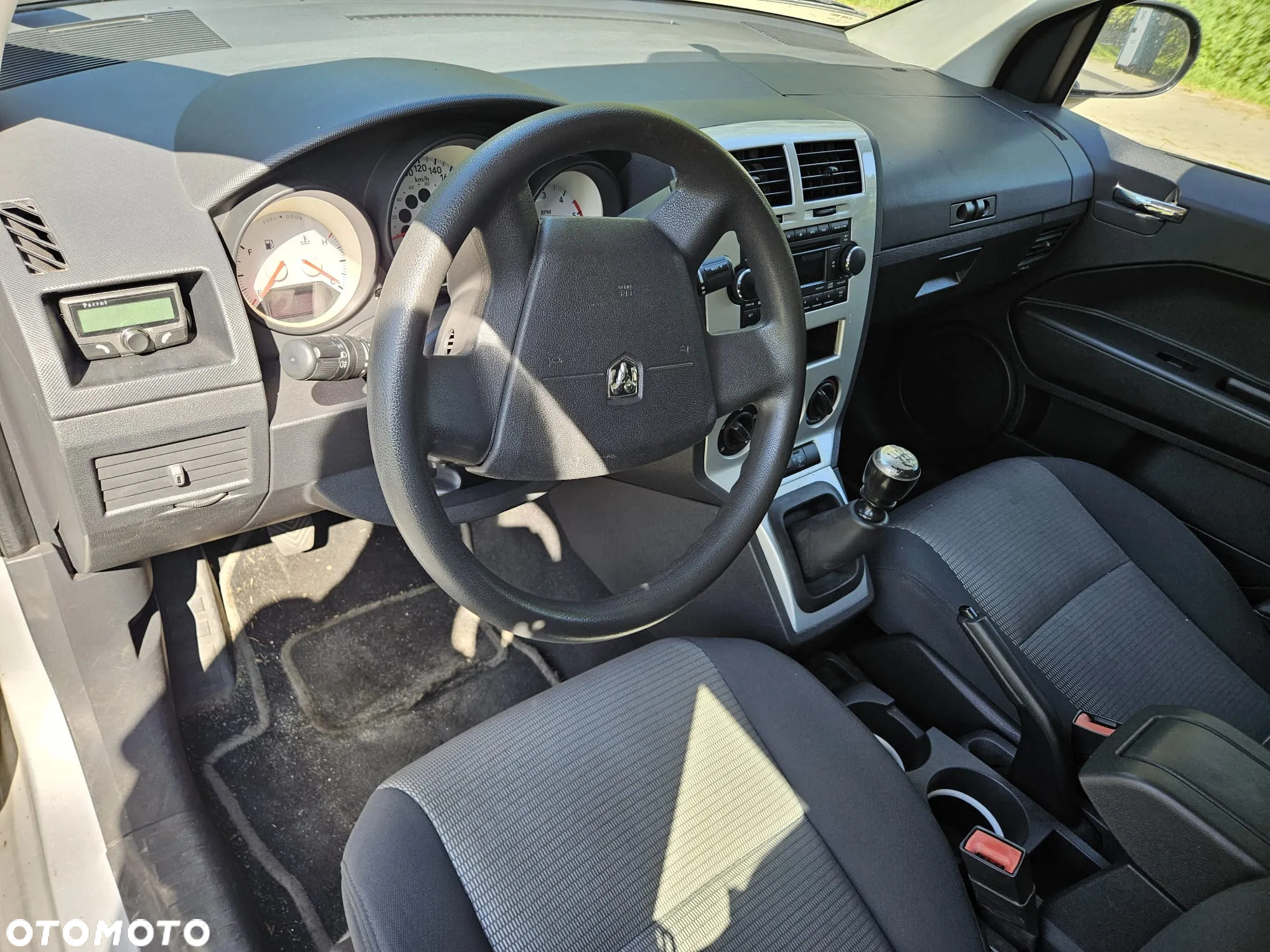 Dodge Caliber - 8