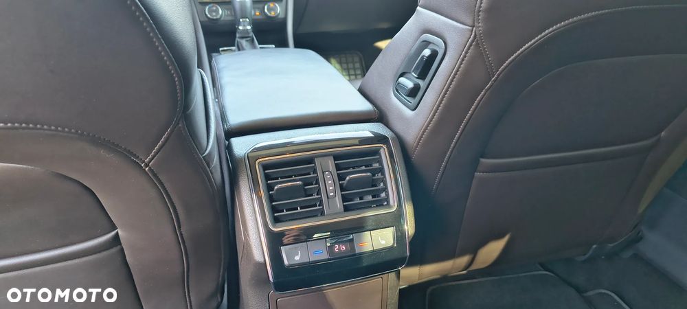 Skoda Superb 2.0 TDI L&K DSG - 17