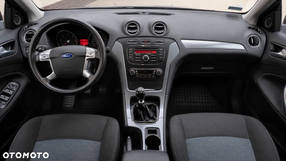 Ford Mondeo 2.0 TDCi Ambiente - 10