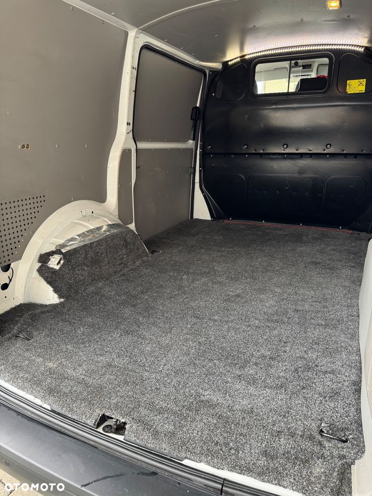 Volkswagen Transporter - 26