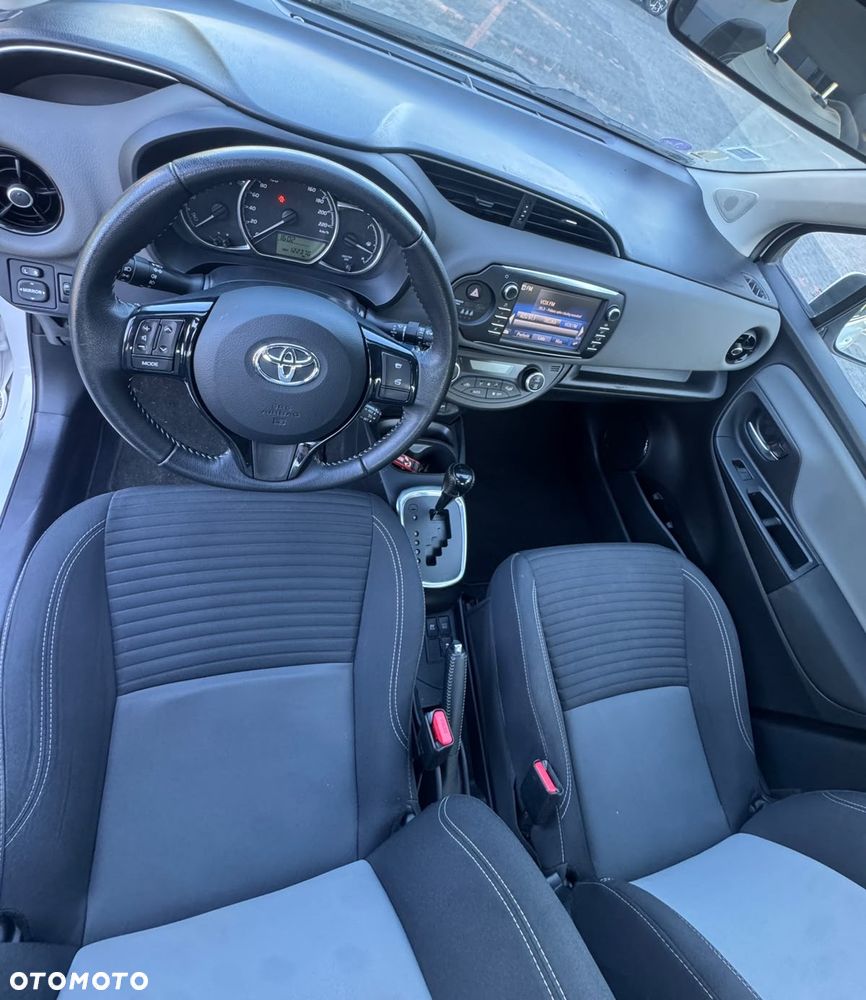 Toyota Yaris - 10
