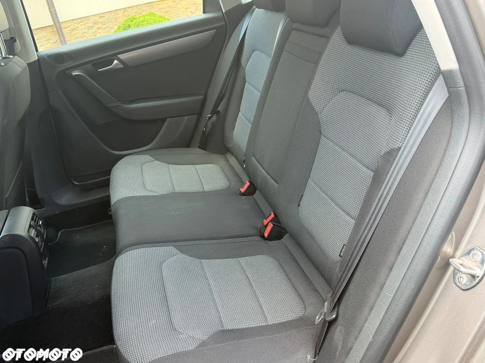 Volkswagen Passat 2.0 Blue TDI SCR Highline - 19