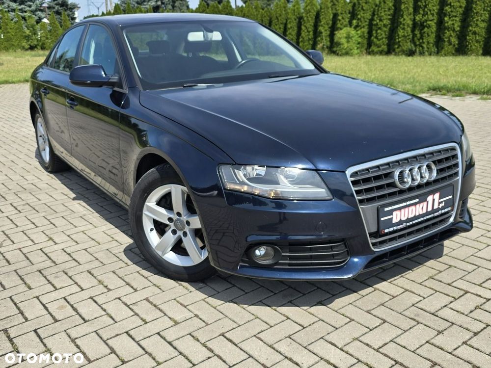 Audi A4 Limousine - 1