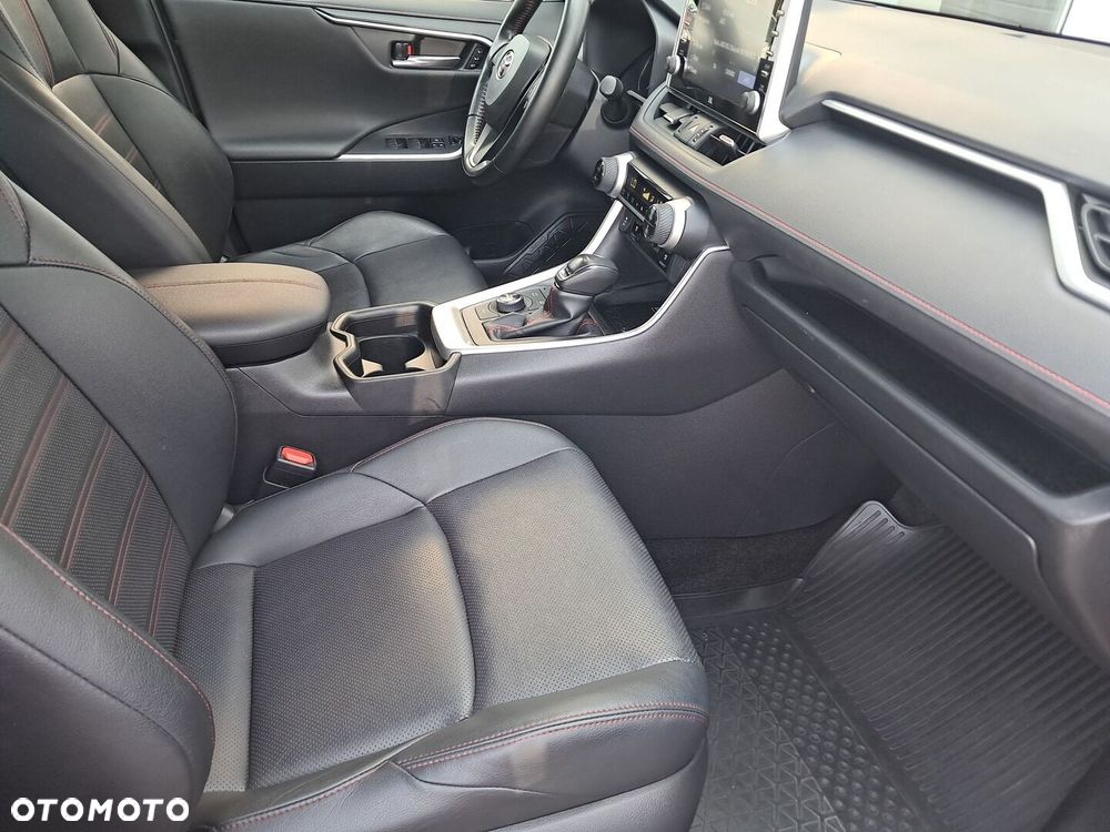 Toyota RAV4 - 10