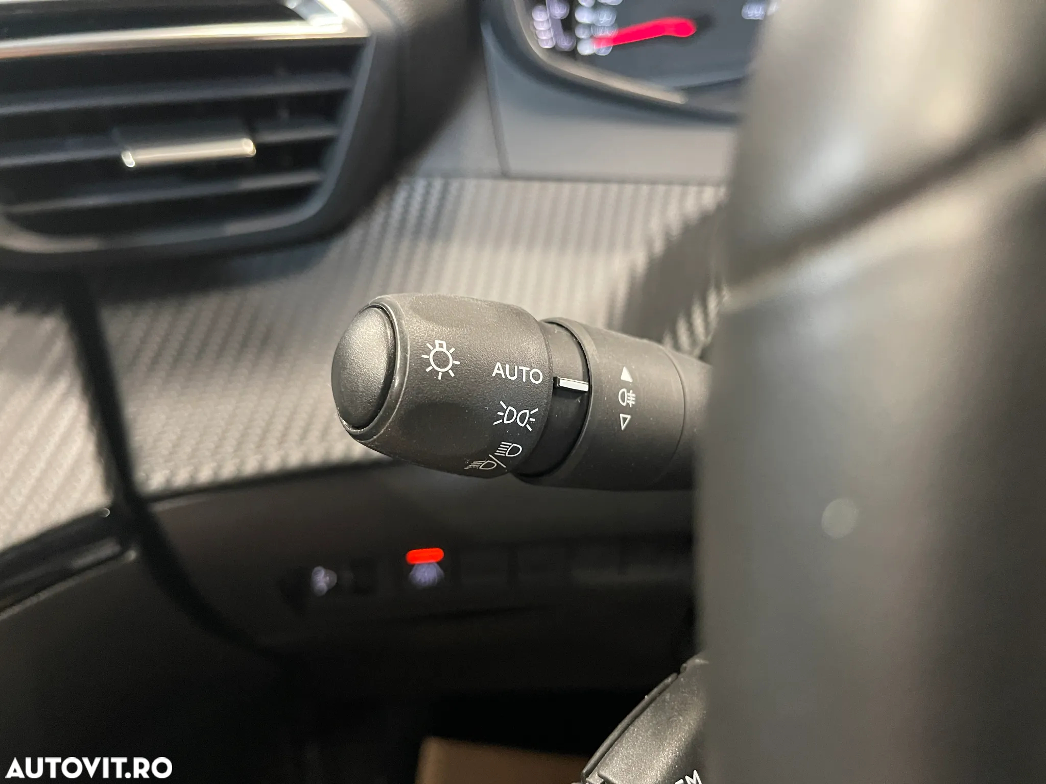 Peugeot 2008 1.2 PureTech EAT8 STT Active Pack - 23