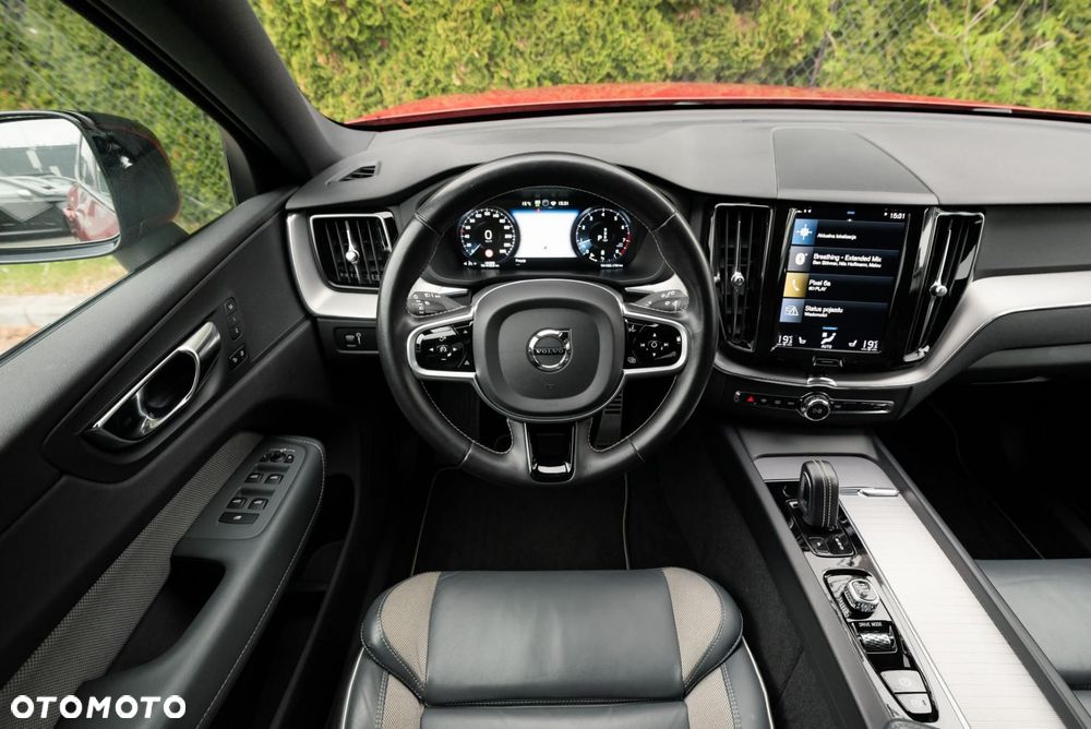 Volvo XC 60 B5 B AWD R-Design - 12