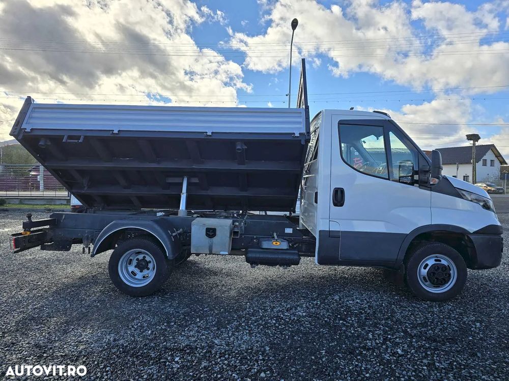 Iveco Daily 3000 cmc benaCantoni 3.2 m,basculabila 3 parti pe cutia viteze,diferential blocabil punte spate. 2018. - 10