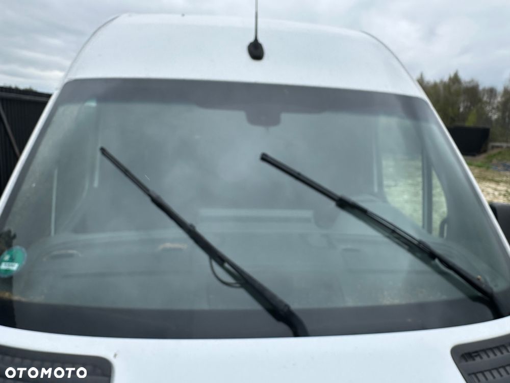 Mercedes-Benz Sprinter - 25