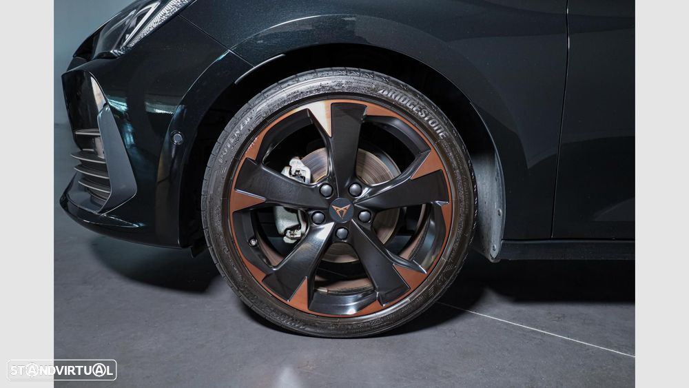 Cupra Leon 1.5 eTSI MID DSG - 5