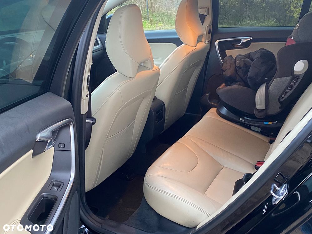 Volvo V60 Cross Country T5 AWD Geartronic Summum - 17