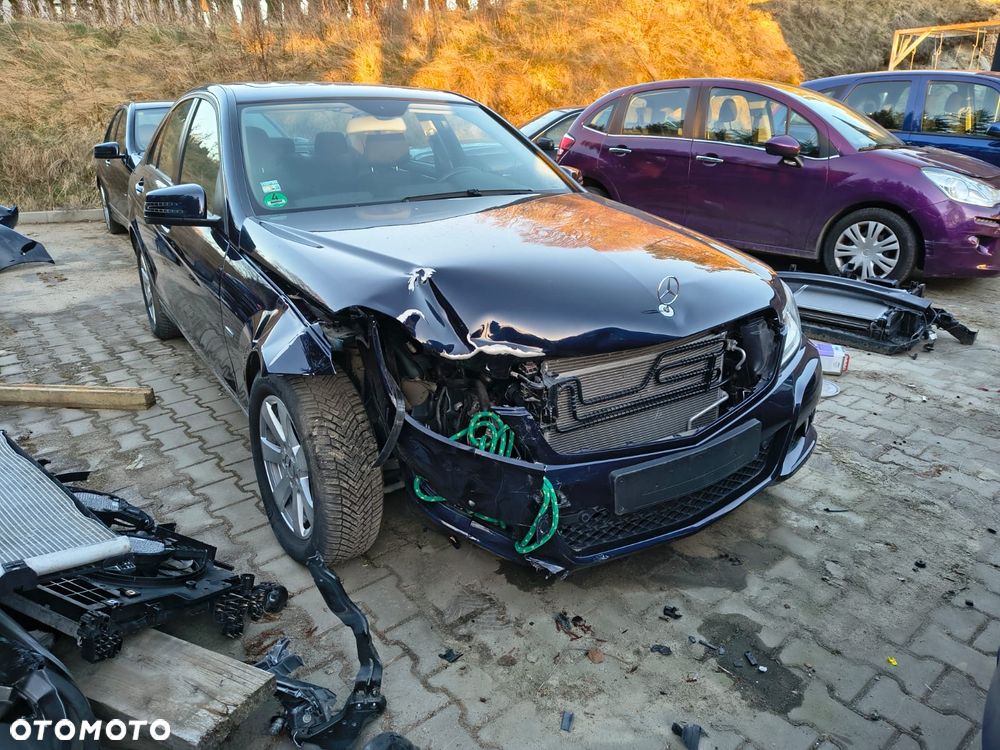 Mercedes-Benz Klasa C 180 CGI BlueEFFICIENCY - 6