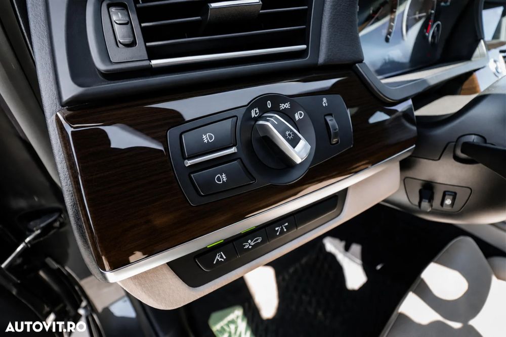 BMW Seria 7 740d xDrive - 10