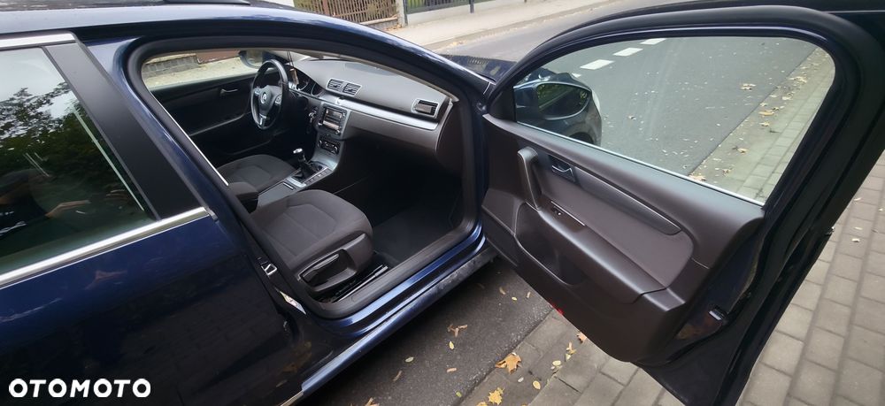 Volkswagen Passat - 8
