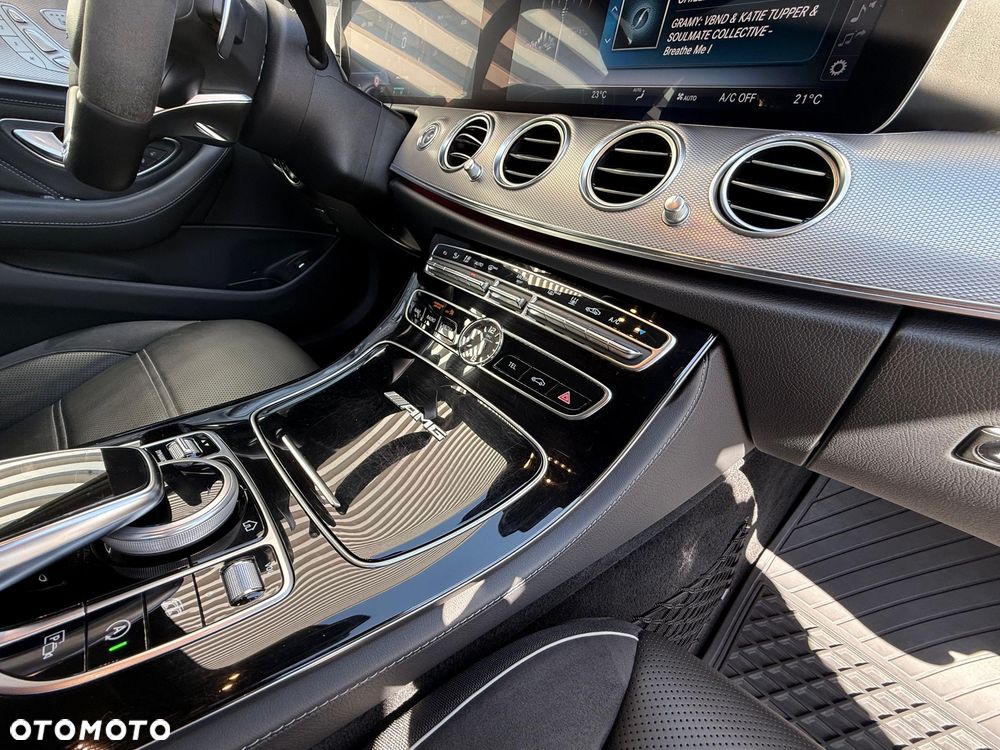 Mercedes-Benz Klasa E AMG 63 S 4Matic+ 9G-TRONIC - 27