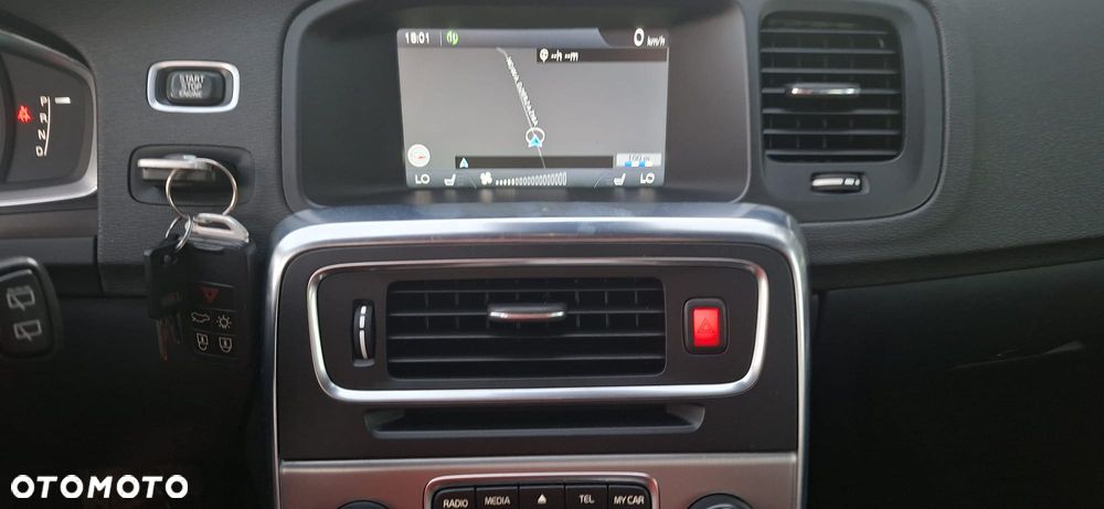 Volvo V60 D6 AWD Plug-in Hybrid Summum - 15