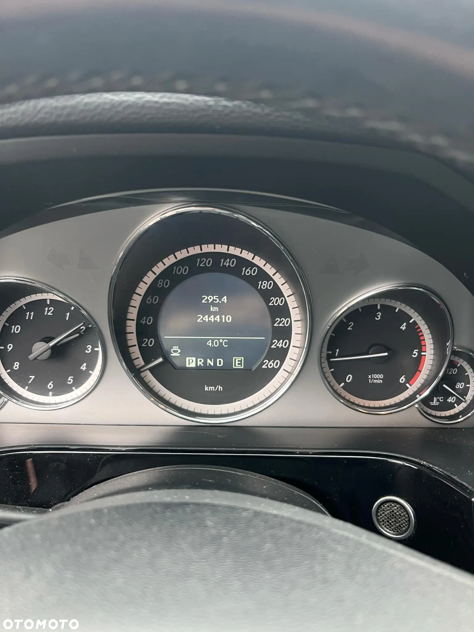 Mercedes-Benz Klasa E 220 T CDI DPF BlueEFFICIENCY Automatik Avantgarde - 31