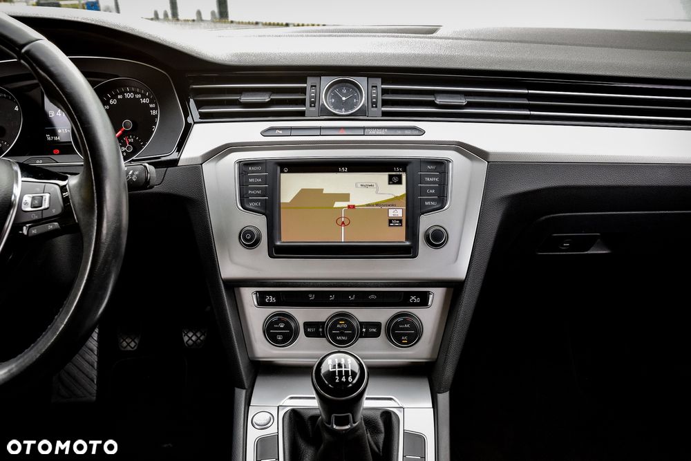 Volkswagen Passat 1.6 TDI (BlueMotion Technology) Trendline - 12