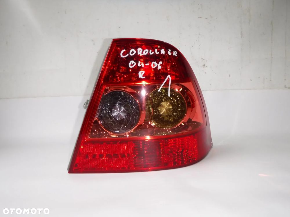 toyota corolla e12 sedan lampa tył prawa - 1