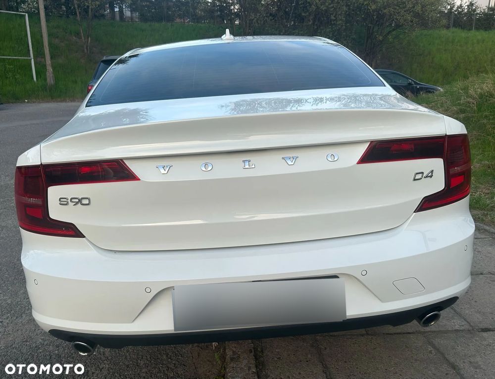 Volvo S90 D4 SCR Momentum Pro - 4
