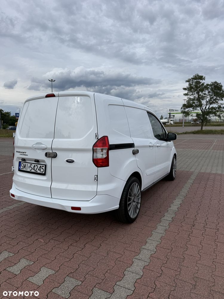 Ford Transit Courier - 4