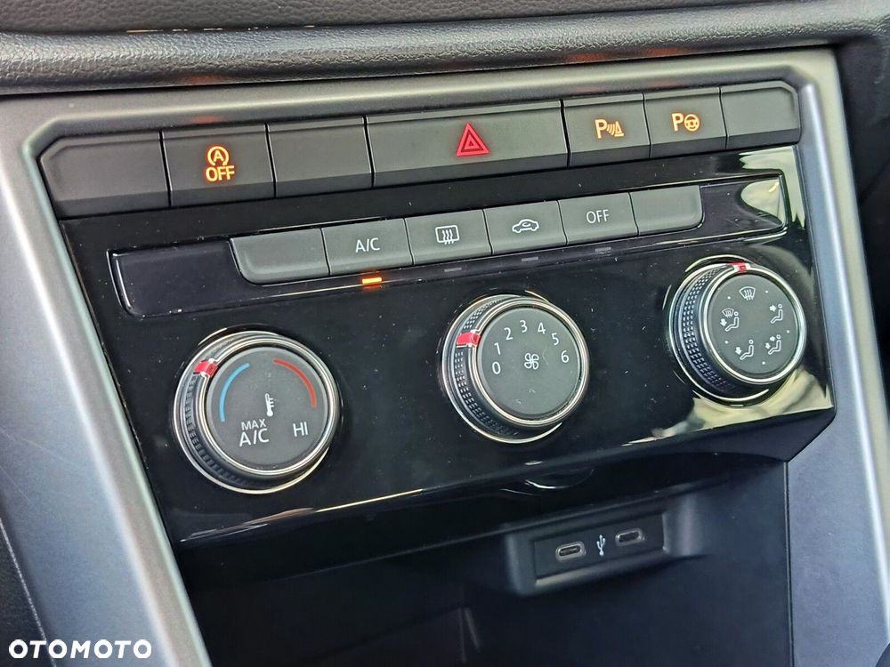 Volkswagen T-Roc 1.5 TSI Life - 25