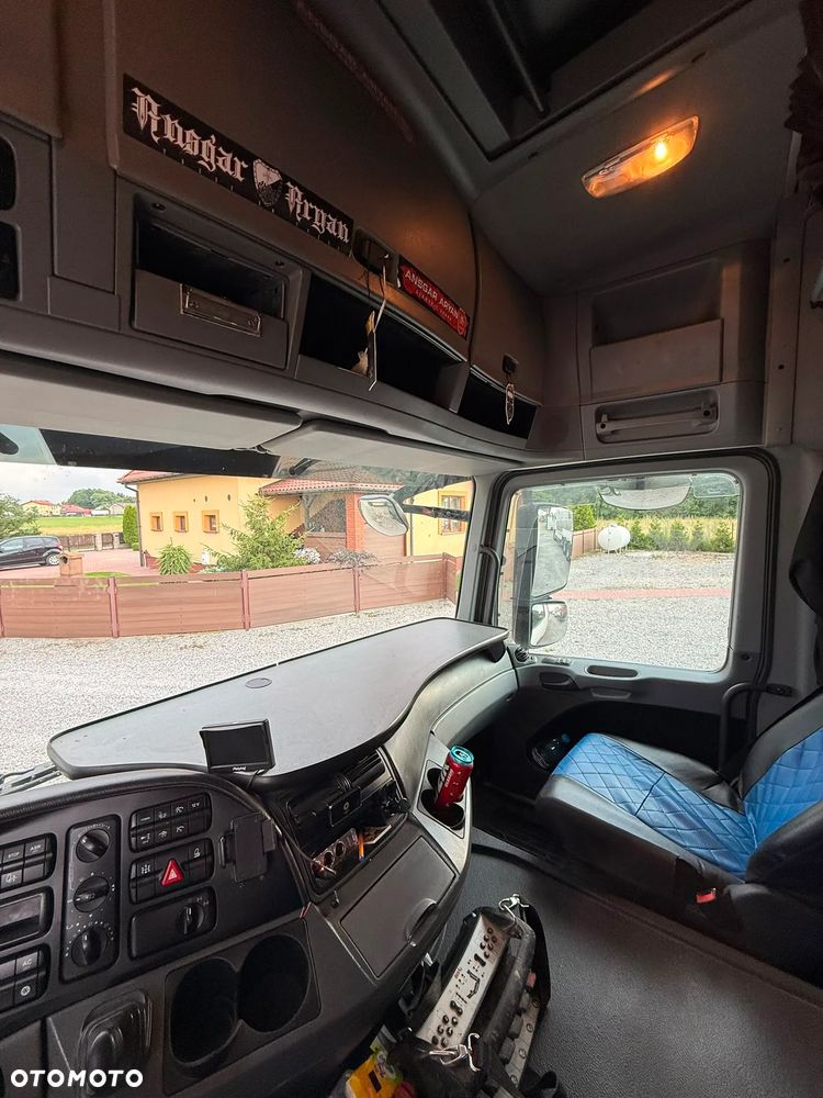 Mercedes-Benz Actros - 13