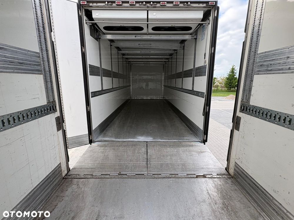 Mercedes-Benz Actros - 16