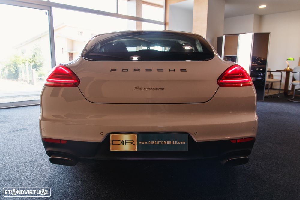 Porsche Panamera Standard - 4