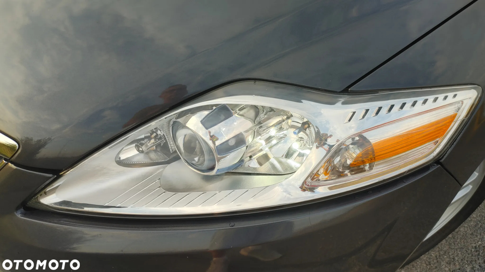 Ford Mondeo 2.0 Ambiente - 11