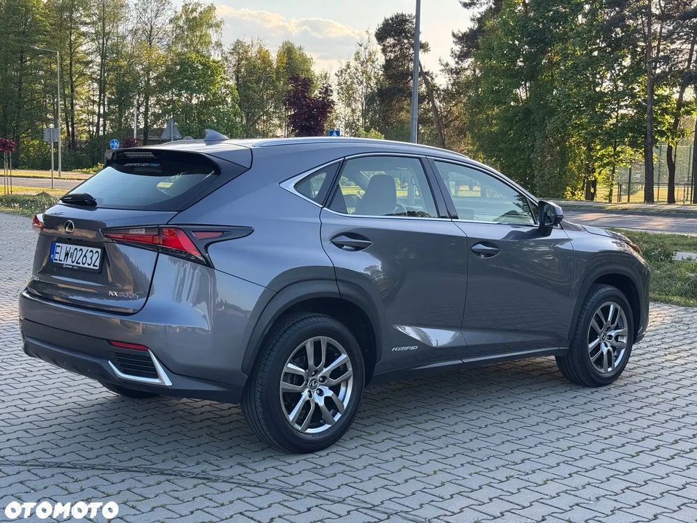 Lexus NX 300h Elegance + Business AWD - 1