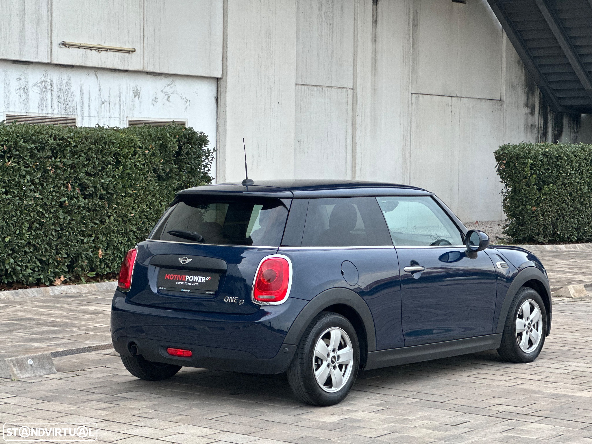 MINI 3 Portas One D - 8