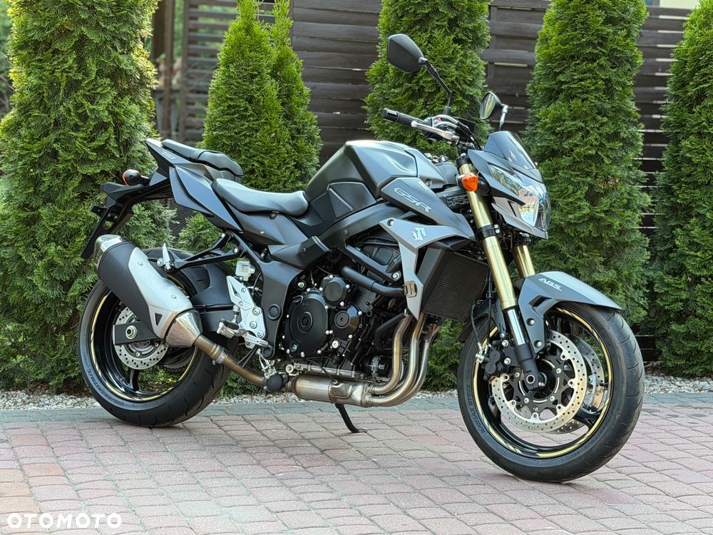 Suzuki GSR - 2