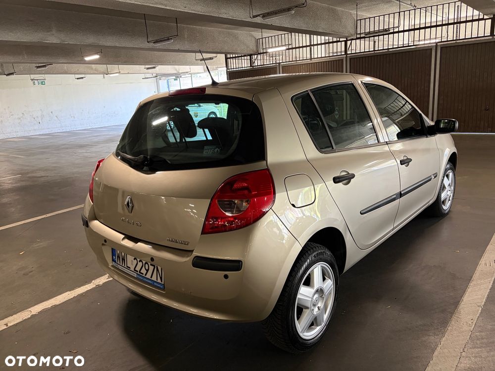 Renault Clio 1.2 16V Expression - 4